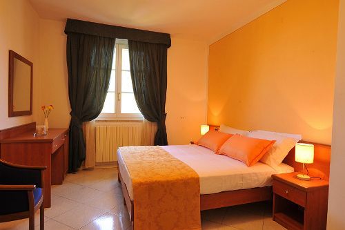 Holiday House Aurora Кортона Экстерьер фото